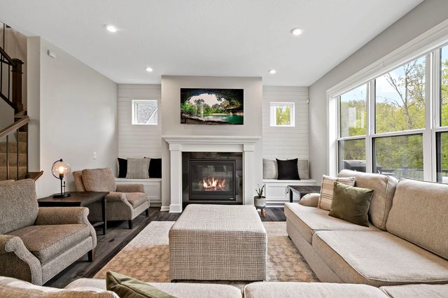 107 Maple Terrace, Waconia, MN 55387
