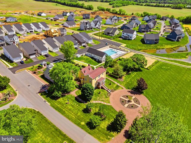 157 LOUISA BEALL LN, Charles Town, WV 25414