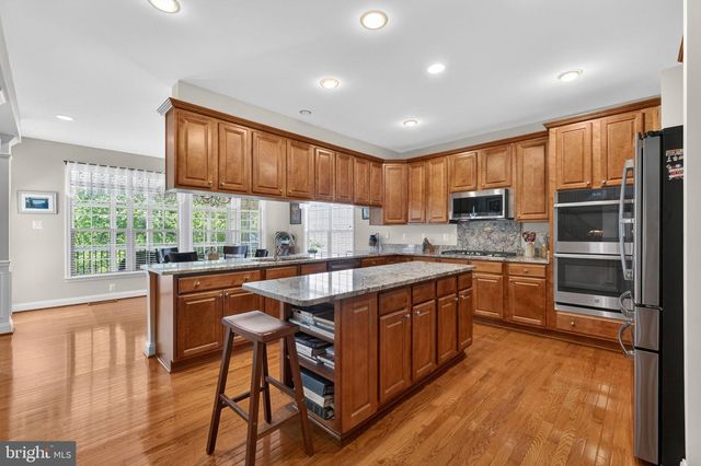 157 LOUISA BEALL LN, Charles Town, WV 25414