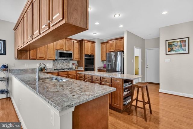 157 LOUISA BEALL LN, Charles Town, WV 25414