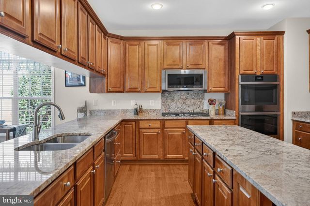 157 LOUISA BEALL LN, Charles Town, WV 25414