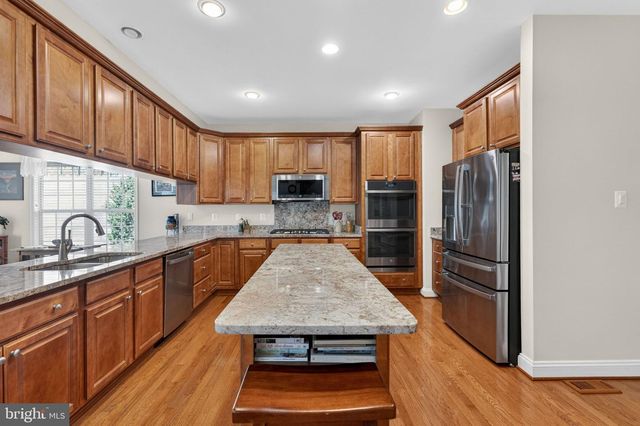 157 LOUISA BEALL LN, Charles Town, WV 25414