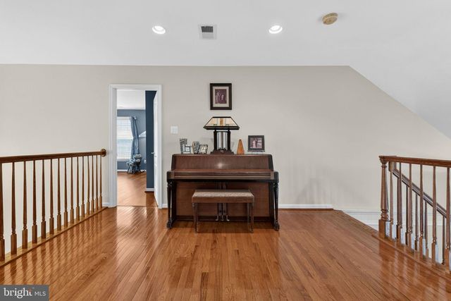157 LOUISA BEALL LN, Charles Town, WV 25414