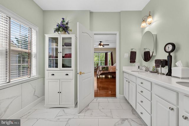 157 LOUISA BEALL LN, Charles Town, WV 25414
