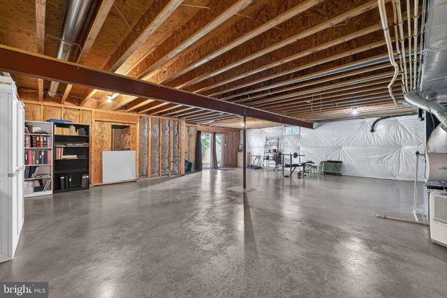157 LOUISA BEALL LN, Charles Town, WV 25414