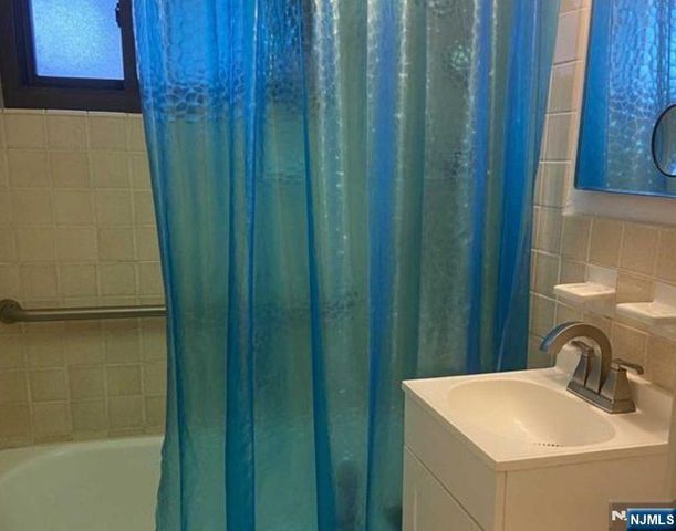 3060 Edwin 1A, Fort Lee, NJ 07024