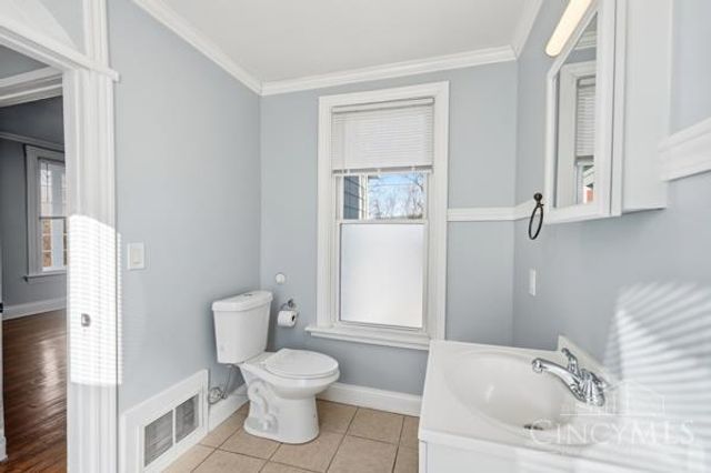 6009 Erie Avenue, Cincinnati, OH 45227