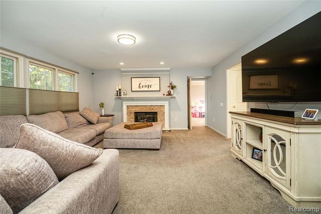 4987 Arbor Court, West Bloomfield, MI 48324