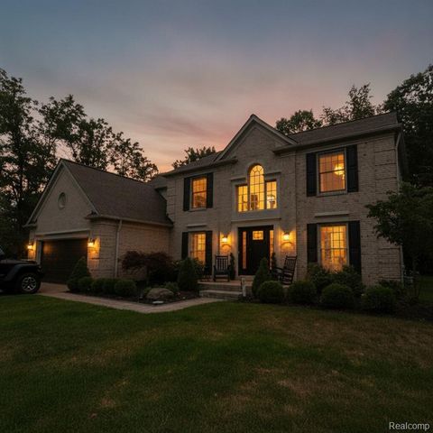 4987 Arbor Court, West Bloomfield, MI 48324