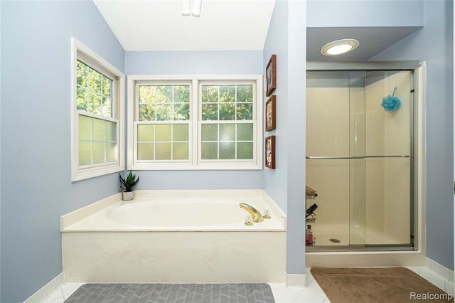 4987 Arbor Court, West Bloomfield, MI 48324