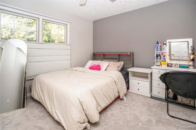 4987 Arbor Court, West Bloomfield, MI 48324