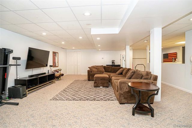 4987 Arbor Court, West Bloomfield, MI 48324