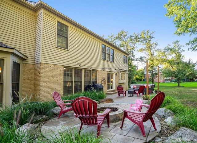 4987 Arbor Court, West Bloomfield, MI 48324