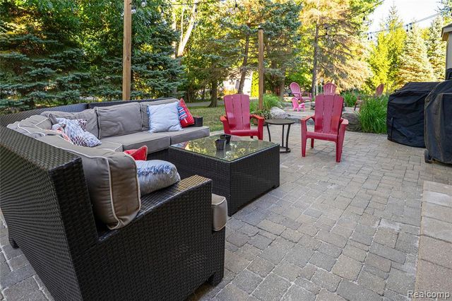 4987 Arbor Court, West Bloomfield, MI 48324