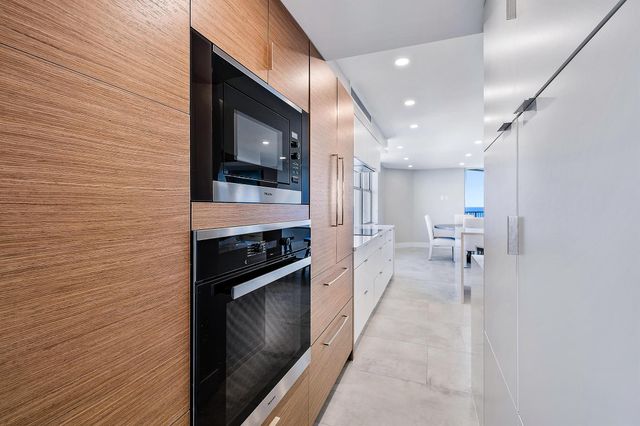 5200 N Ocean Drive 2003, Singer Island, FL 33404