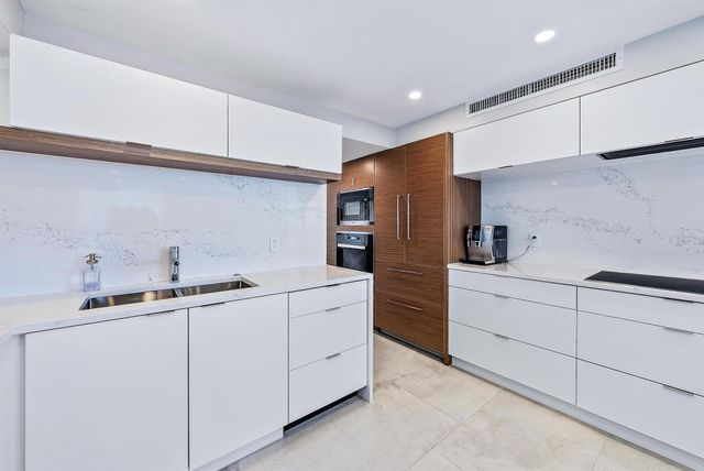 5200 N Ocean Drive 2003, Singer Island, FL 33404