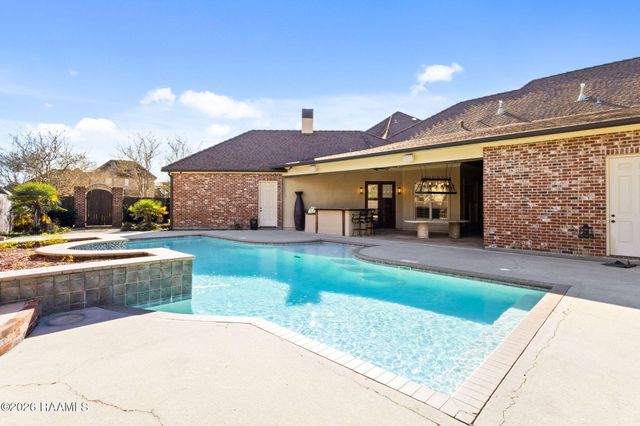 100 Stone Creek Cove, Lafayette, LA 70508