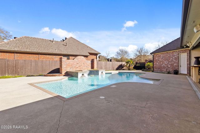 100 Stone Creek Cove, Lafayette, LA 70508