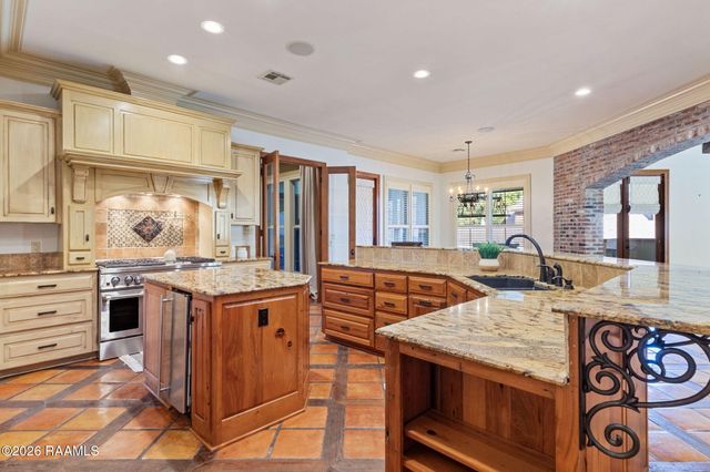 100 Stone Creek Cove, Lafayette, LA 70508