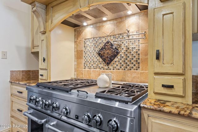 100 Stone Creek Cove, Lafayette, LA 70508