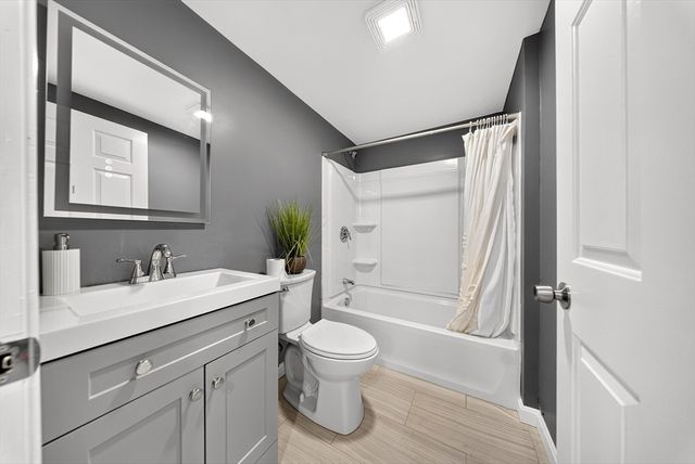 11 S Berryman St, Westport, MA 02790