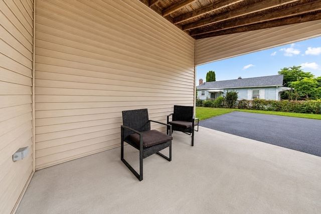 11 S Berryman St, Westport, MA 02790