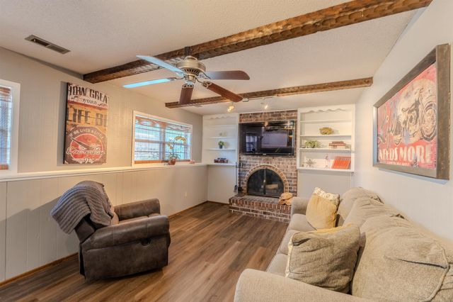 924 E Kay, Derby, KS 67037