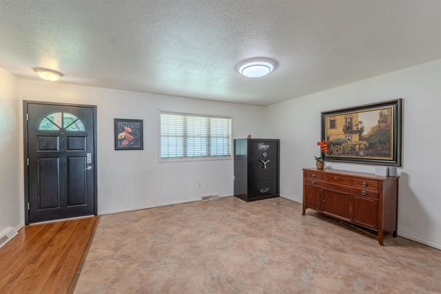 924 E Kay, Derby, KS 67037