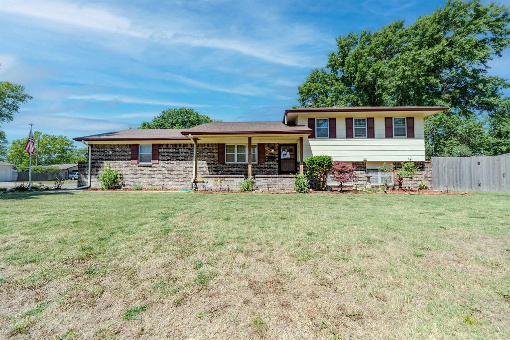 924 E Kay, Derby, KS 67037