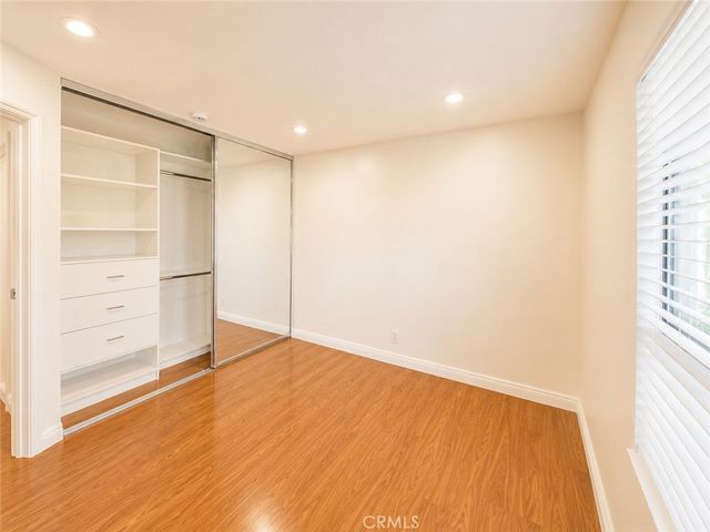 5009 Woodman 202, Sherman Oaks, CA 91423