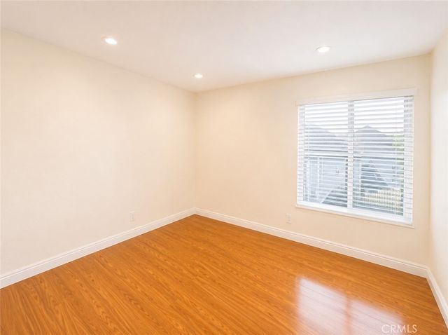 5009 Woodman 202, Sherman Oaks, CA 91423