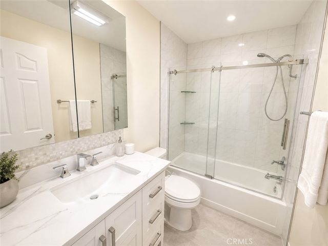 5009 Woodman 202, Sherman Oaks, CA 91423