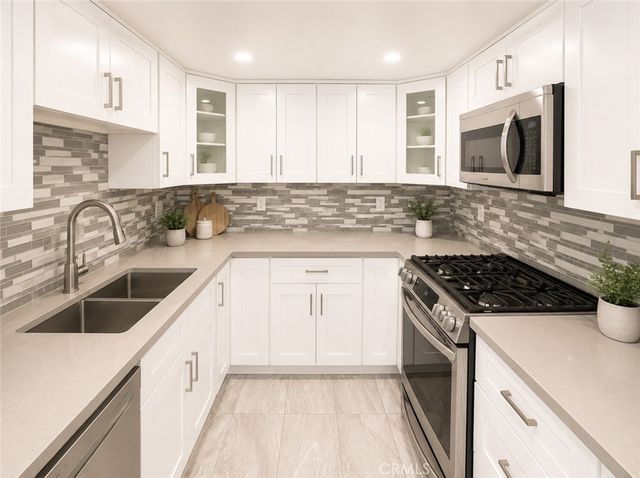 5009 Woodman 202, Sherman Oaks, CA 91423