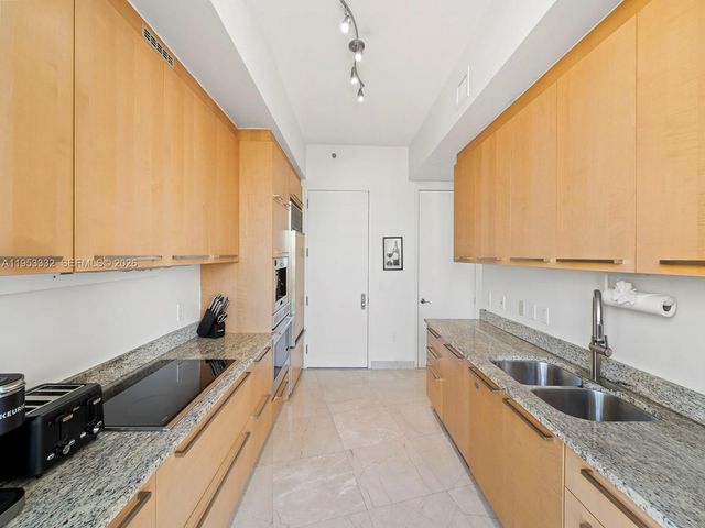 15901 Collins Ave 405, Sunny Isles Beach, FL 33160