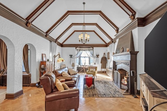 283 Longhill St, Springfield, MA 01108