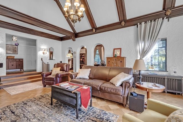 283 Longhill St, Springfield, MA 01108