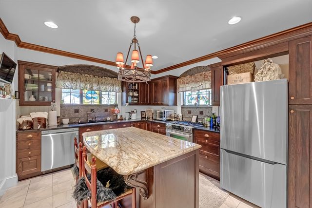 283 Longhill St, Springfield, MA 01108