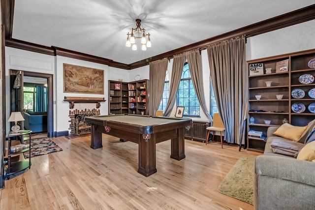 283 Longhill St, Springfield, MA 01108