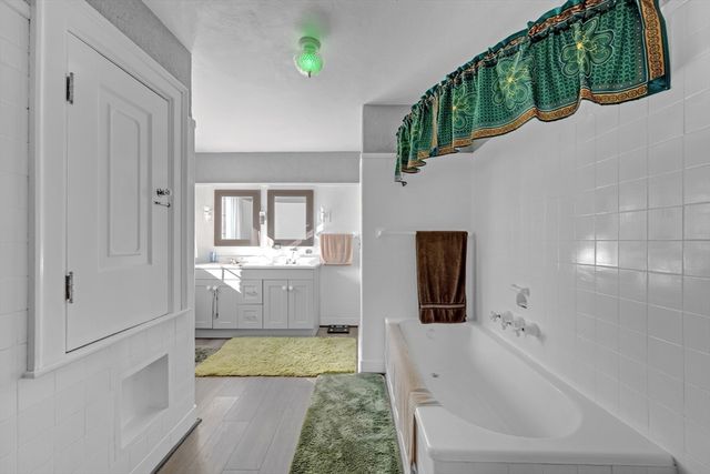 283 Longhill St, Springfield, MA 01108