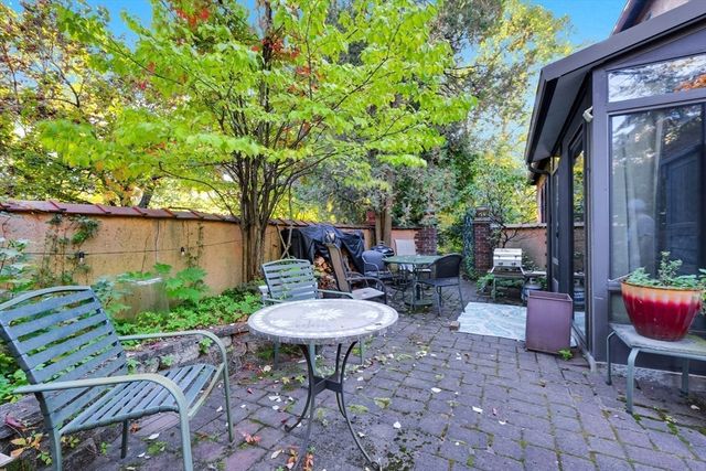 283 Longhill St, Springfield, MA 01108