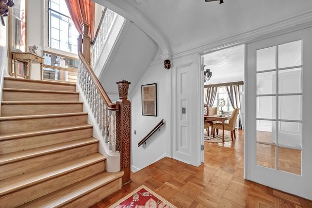 283 Longhill St, Springfield, MA 01108