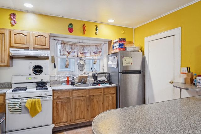 13 Academy Street, Patchogue, NY 11772