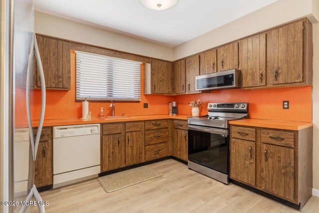 274 S 1st Street, Surf City, NJ 08008