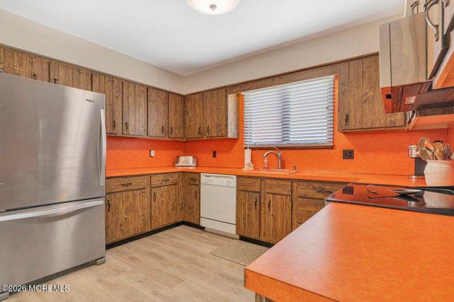 274 S 1st Street, Surf City, NJ 08008