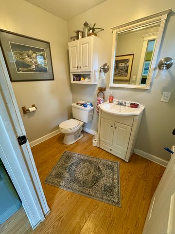 100 Ridgefield Avenue, Waterbury, CT 06705