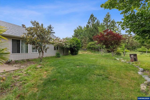 1302 SW Darci Dr, Mcminnville, OR 97128