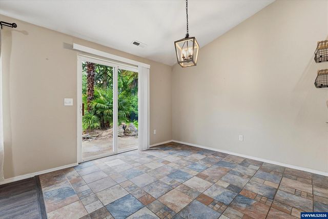 1302 SW Darci Dr, Mcminnville, OR 97128