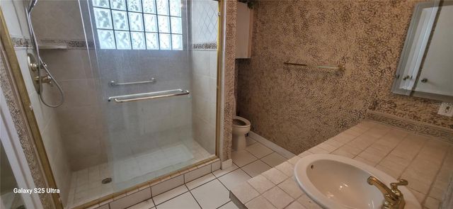 3205 LAUREL DALE DRIVE, Tampa, FL 33618