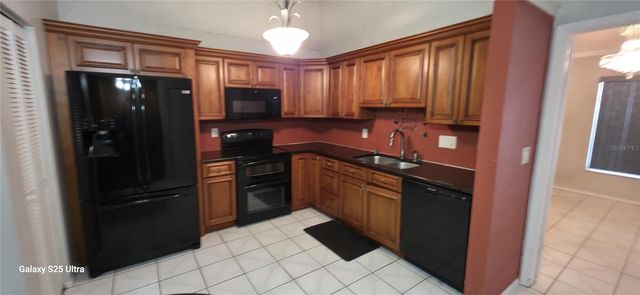 3205 LAUREL DALE DRIVE, Tampa, FL 33618