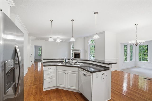 4 Boatswain Way, Salem, SC 29676